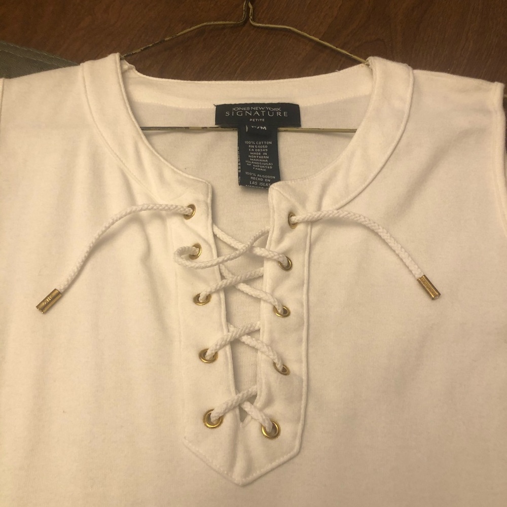 Jones New York ladies white sleeveless tank top